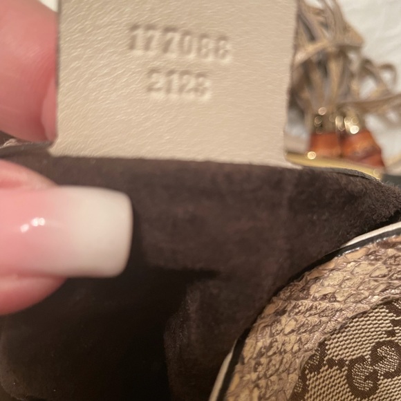 Gucci. Hobo Python, leather suede interior gorgeous - Picture 6 of 16